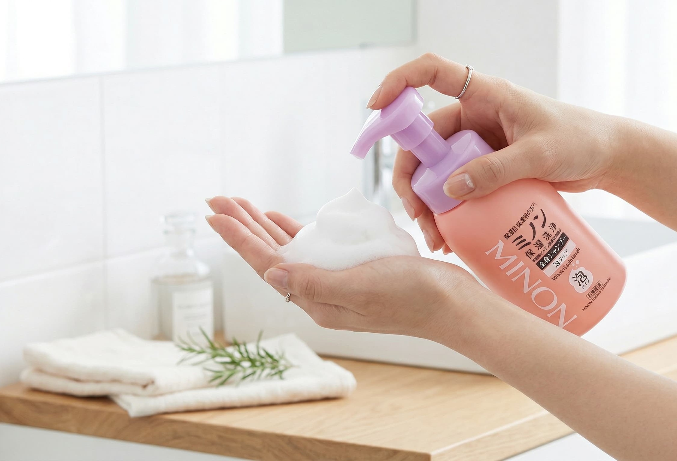 ボディのカサつきは「洗いすぎ」の結果？「ミノン全身シャンプー」で始めるアミノ酸系・引き算の洗浄ロジック