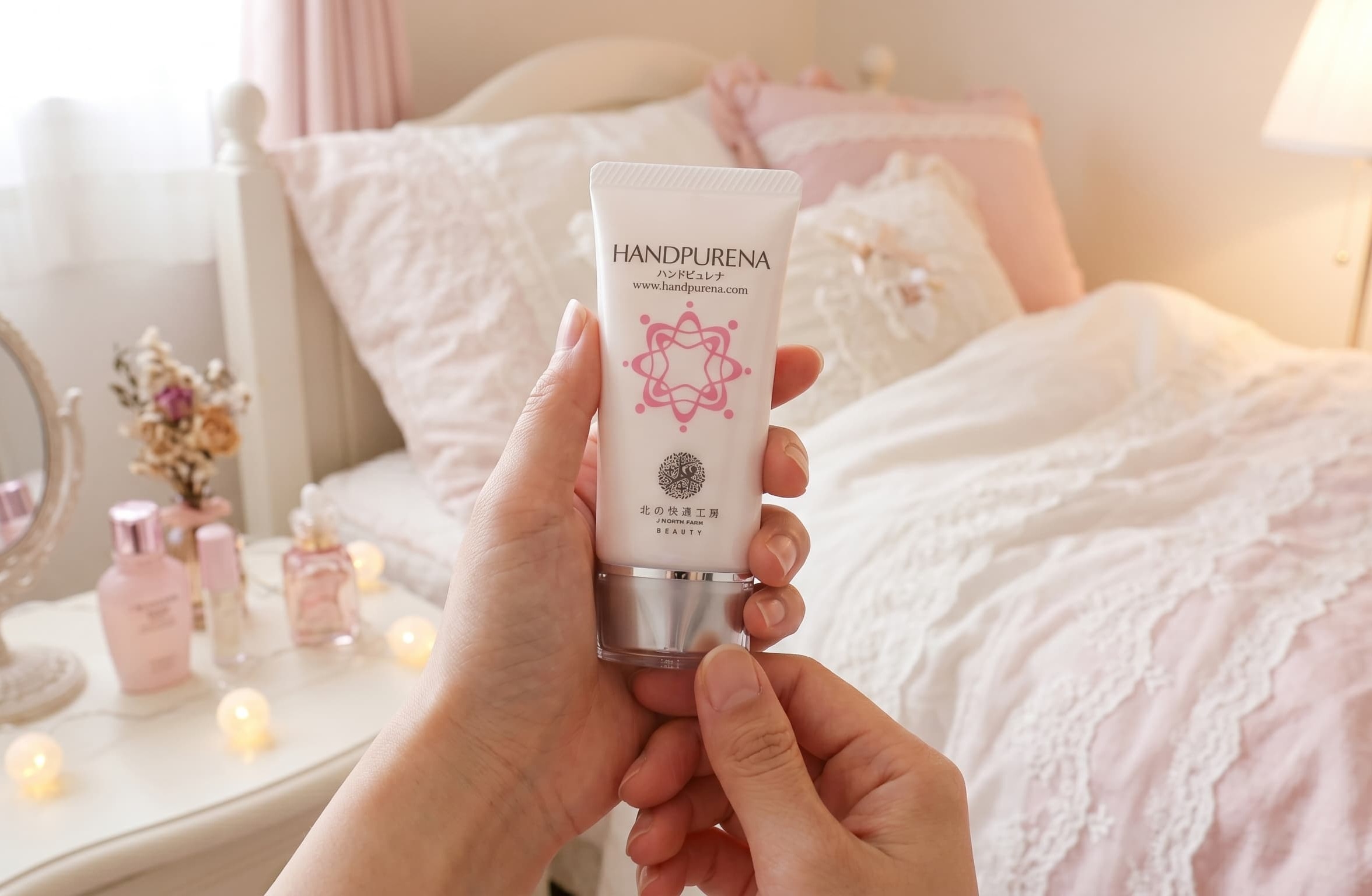 女性の手の甲の「乾燥によるゴワつき」に。ハンドピュレナの、ハリにアプローチする『ふっくら感※ロジック』